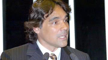 Imagem Senador Lobão Filho segue internado em UTI