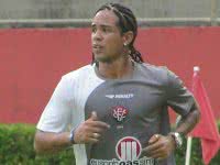 Imagem Após contusão, Eduardo Neto inicia recondicionamento físico no Vitória