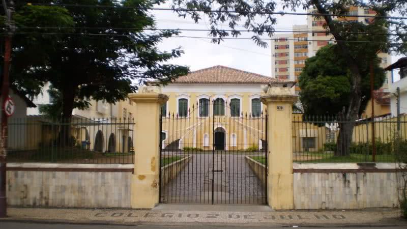Imagem Crise: Colégio 2 de Julho volta a funcionar com voluntários