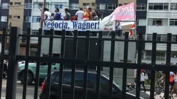 Imagem Professores fazem manifestacão na Barra