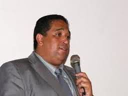 Imagem Reitor da UFRB é acusado de racismo e nega acusação