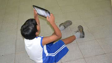 Imagem 400 tablets são distribuídos na rede municipal de ensino