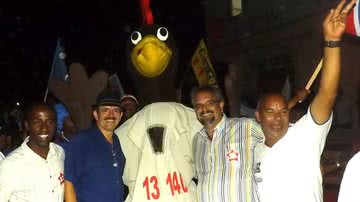 Imagem Petistas vão a caminhada de Cezario Costa em Ipiaú