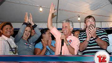 Imagem Alagoinhas: Paulo Cezar faz caminhada na Urbis III 