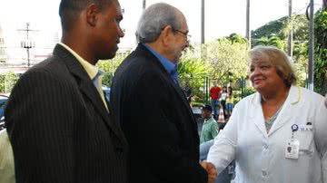 Imagem MK e Nestor Neto visitaram Hospital Aristides Maltez  