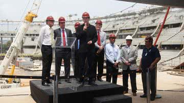 Imagem Representantes da FIFA vistoriam a Arena Fonte Nova