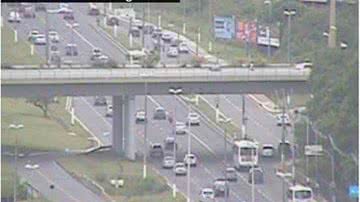 Imagem Ponte da Estrada Velha do Aeroporto ameaça ceder