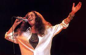 Imagem Bethânia lança CD e DVD ao vivo