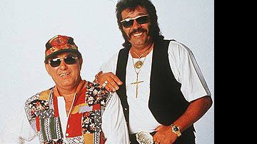 Imagem Um morre em acidente com ônibus de Milionário &amp; José Rico 