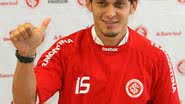 Imagem Ex-atacante do Inter é o novo contratado do Vitória