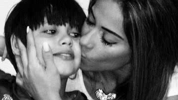 Imagem Mayra Cardi defende filho após comentários maldosos