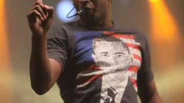 Imagem Thiaguinho veste camisa com imagem de Obama