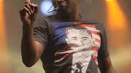 Imagem Thiaguinho veste camisa com imagem de Obama