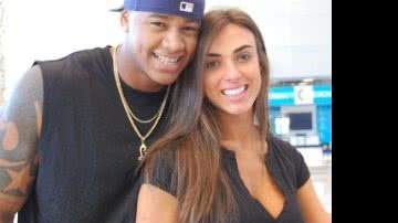 Imagem Léo Santana de "namoradinha" nova