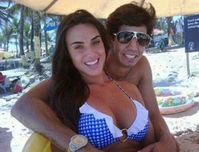 Imagem Nicole Bahls nega ter voltado com Victor Ramos