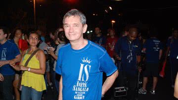 Imagem Serginho Groisman badala no camarote do show de Ivete