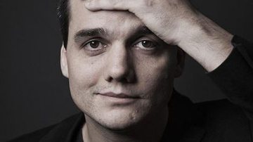 Imagem Wagner Moura comenta morte do pai em entrevista a revista “Ocas”