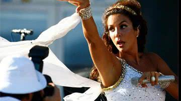 Imagem Ivete recebe convite para ser madrinha de Parada Gay