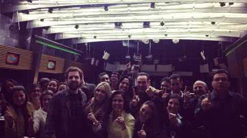 Imagem Jornalistas da Record comemoram primeiro lugar e alfinetam Globo