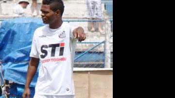 Imagem Vitória contrata jogador desconhecido