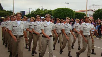 Imagem Assembleia presta homenagem as policiais militares femininas