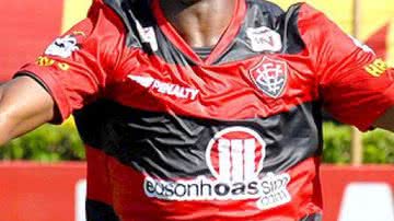 Imagem Vitória empresta Adaílton ao Atlético-PR