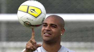 Imagem Adriano termina contrato com o Flamengo
