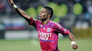 Imagem Michel Bastos é assaltado e tem carro incendiado na França