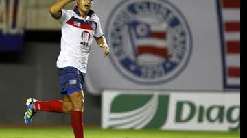 Imagem Fahel prega pés no chão no Bahia
