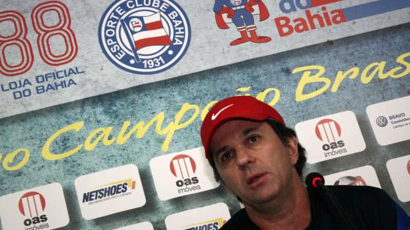 Imagem Caio Júnior quer aproveitar melhor a base