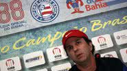 Imagem Caio Júnior está na bronca com a arbitragem