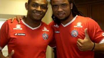 Imagem Carlos Alberto e Jobson jogam juntos após briga