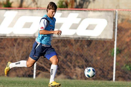 Imagem Bahia renova contrato com Diego Jussani
