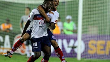 Imagem Nikão entra bem e vira estrela do Bahia