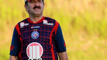 Imagem Bahia tenta redenção em casa