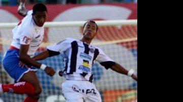 Imagem Kléberson e Souza aparecem no time titular do Bahia no último treino