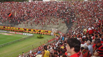 Imagem Invicto no Barradão em 2012, Vitória  duela contra o Ipatinga
