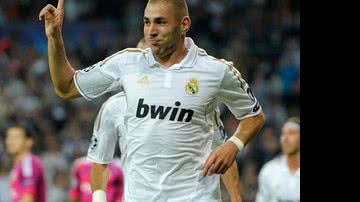 Imagem Real Madrid goleia Lyon com show de Benzema
