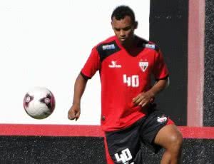 Imagem Ex-meia do Vitória é pego no exame anti-doping