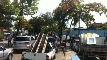Imagem Passageiros se irritam em fila no Bom Despacho