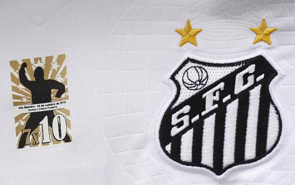 Imagem Neymar homenageia Pelé