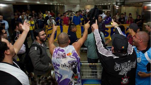 Imagem Tumulto no desembarque do Boca Juniors