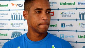 Imagem Flamengo tem acordo para adquirir ex-meia do Vitória