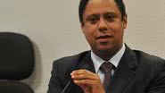 Imagem Ministro mira na Fifa e acerta Salvador