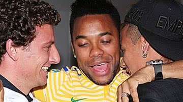 Imagem Com bom humor Robinho recebe Neymar e Elano