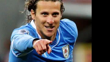 Imagem Dirigente da Internazionale confirma negociação entre Galo e Forlán