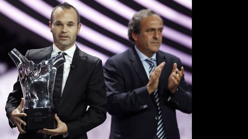Imagem Iniesta bate Messi e C. Ronaldo e é melhor europeu