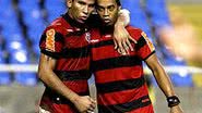 Imagem Jael recebe elogios de Ronaldinho