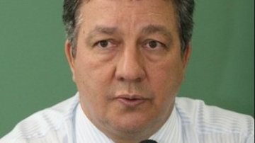 Imagem Presidente do Goiás tenta menosprezar jogo contra o Vitória