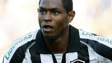 Imagem Dirigente do Vitória nega ida de Jóbson para o Leão